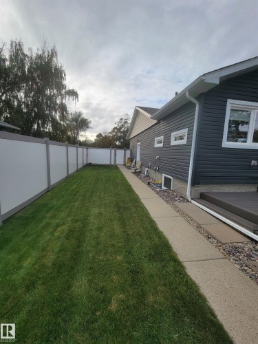 10655 52 Street, Edmonton, AB - Outdoor