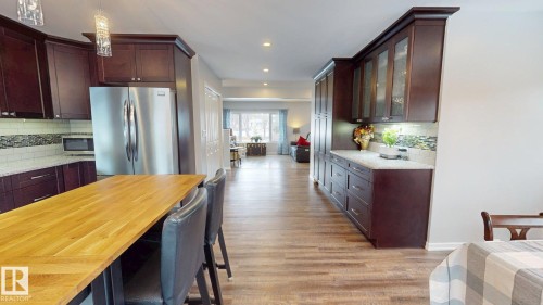 10655 52 Street, Edmonton, AB - Indoor Photo Showing Kitchen