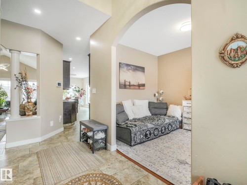 876 Hodgins Road, Edmonton, AB - Indoor