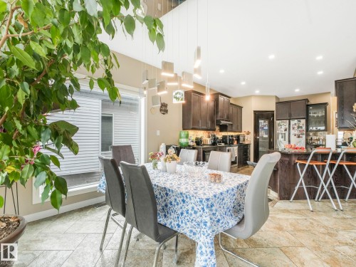 876 Hodgins Road, Edmonton, AB - Indoor Photo Showing Dining Room