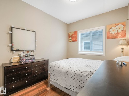 876 Hodgins Road, Edmonton, AB - Indoor Photo Showing Bedroom