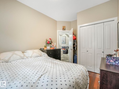 876 Hodgins Road, Edmonton, AB - Indoor Photo Showing Bedroom