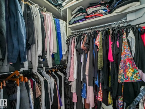 876 Hodgins Road, Edmonton, AB - Indoor With Storage