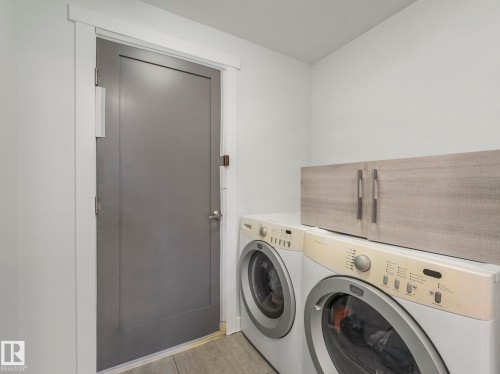 876 Hodgins Road, Edmonton, AB - Indoor Photo Showing Laundry Room