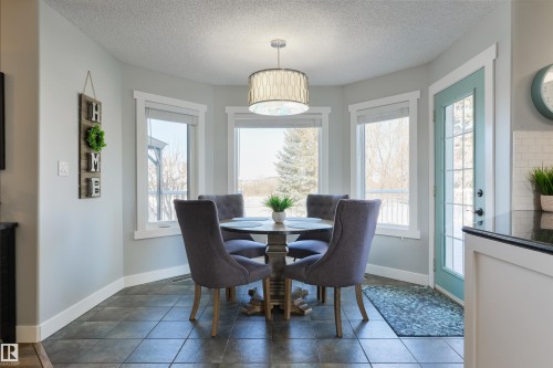 462 Ormsby Road W, Edmonton, AB - Indoor Photo Showing Dining Room