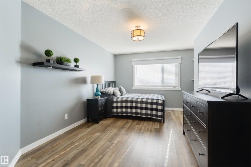 462 Ormsby Road W, Edmonton, AB - Indoor Photo Showing Bedroom