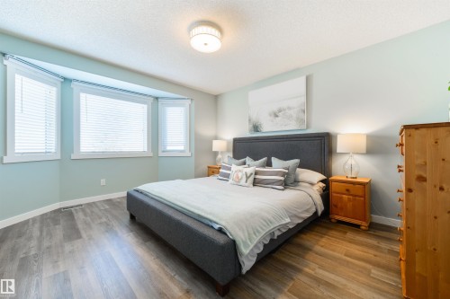 462 Ormsby Road W, Edmonton, AB - Indoor Photo Showing Bedroom