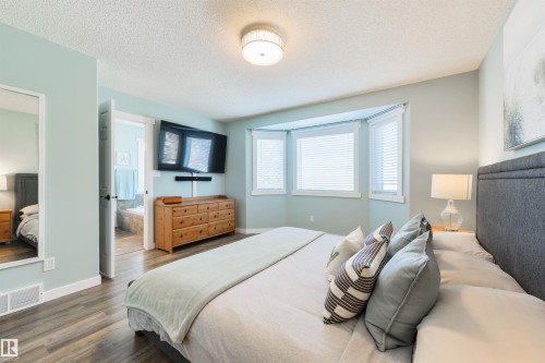 462 Ormsby Road W, Edmonton, AB - Indoor Photo Showing Bedroom