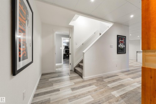 462 Ormsby Road W, Edmonton, AB - Indoor Photo Showing Other Room