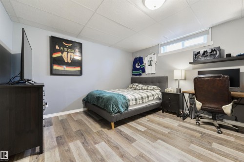 462 Ormsby Road W, Edmonton, AB - Indoor Photo Showing Bedroom