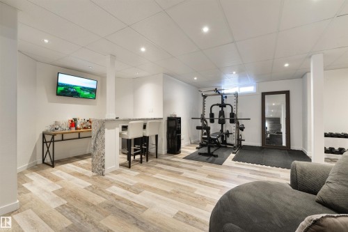 462 Ormsby Road W, Edmonton, AB - Indoor