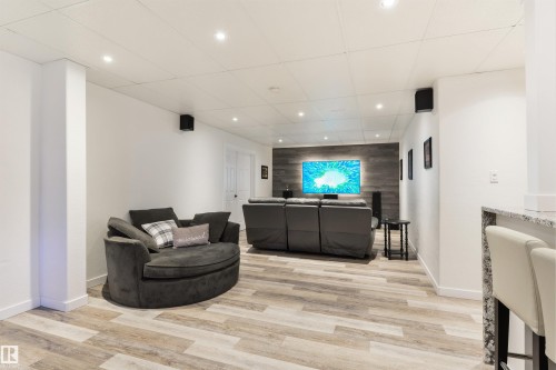 462 Ormsby Road W, Edmonton, AB - Indoor Photo Showing Other Room