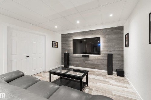 462 Ormsby Road W, Edmonton, AB - Indoor