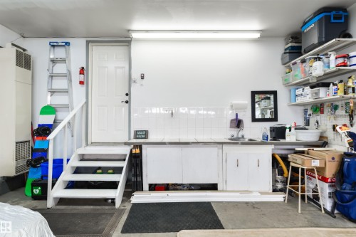 462 Ormsby Road W, Edmonton, AB - Indoor