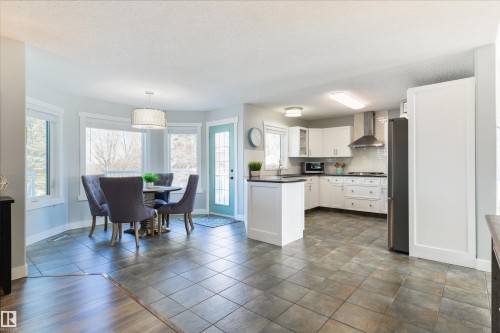 462 Ormsby Road W, Edmonton, AB - Indoor