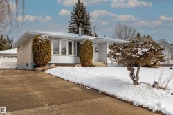 30 GROVELAND Road Sherwood Park, AB T8A 3G6