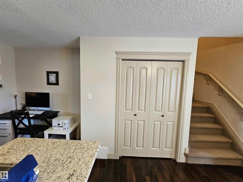 2911 15 Street, Edmonton, AB - Indoor