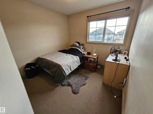 2911 15 Street, Edmonton, AB - Indoor Photo Showing Bedroom