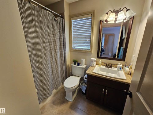 2911 15 Street, Edmonton, AB - Indoor Photo Showing Bathroom