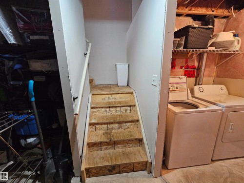 2911 15 Street, Edmonton, AB - Indoor Photo Showing Laundry Room