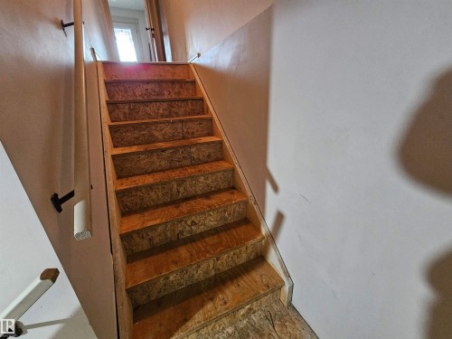 2911 15 Street, Edmonton, AB - Indoor Photo Showing Other Room