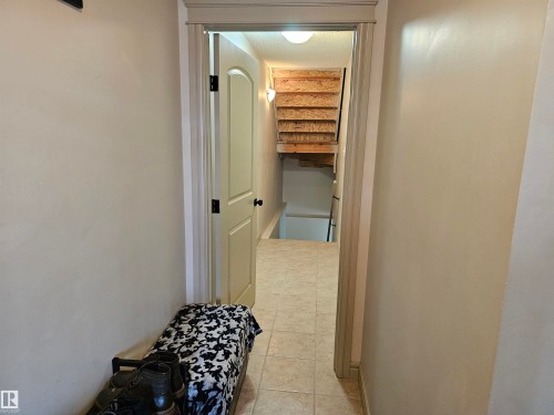 2911 15 Street, Edmonton, AB - Indoor Photo Showing Other Room