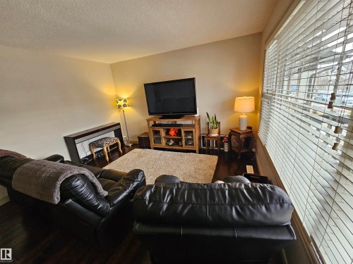 2911 15 Street, Edmonton, AB - Indoor With Fireplace