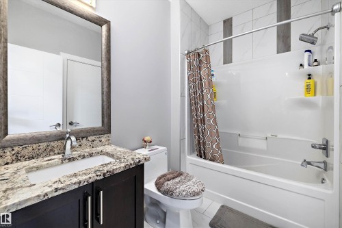 1339 Adamson Drive, Edmonton, AB - Indoor Photo Showing Bathroom