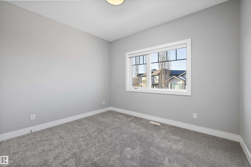 1339 Adamson Drive, Edmonton, AB - Indoor Photo Showing Other Room