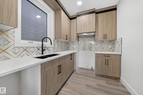 2010 Collip Crescent, Edmonton, AB - Indoor Photo Showing Kitchen With Double Sink