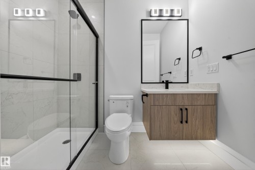 2010 Collip Crescent, Edmonton, AB - Indoor Photo Showing Bathroom