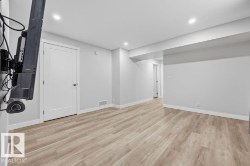 21360 90 Avenue, Edmonton, AB - Indoor Photo Showing Other Room