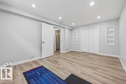 21360 90 Avenue, Edmonton, AB - Indoor Photo Showing Other Room