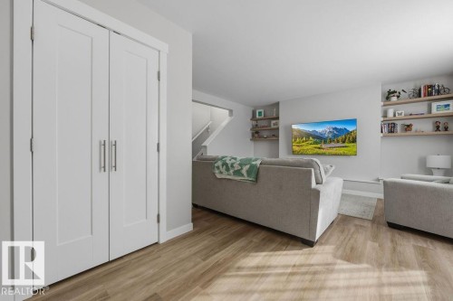 21360 90 Avenue, Edmonton, AB - Indoor