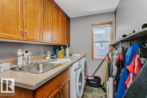 37 Wedgewood, Fort Saskatchewan, AB - Indoor Photo Showing Kitchen