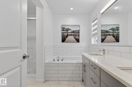 1091 Secord Promenade, Edmonton, AB - Indoor Photo Showing Bathroom