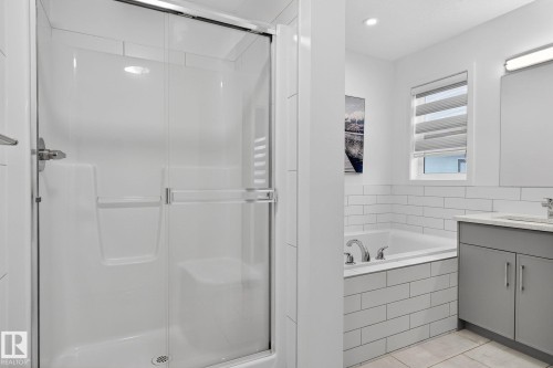1091 Secord Promenade, Edmonton, AB - Indoor Photo Showing Bathroom