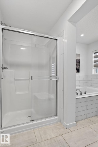 1091 Secord Promenade, Edmonton, AB - Indoor Photo Showing Bathroom