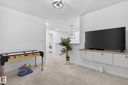 1091 Secord Promenade, Edmonton, AB - Indoor Photo Showing Other Room