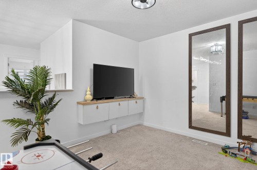1091 Secord Promenade, Edmonton, AB - Indoor Photo Showing Other Room