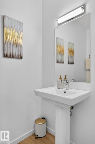 1091 Secord Promenade, Edmonton, AB - Indoor Photo Showing Bathroom