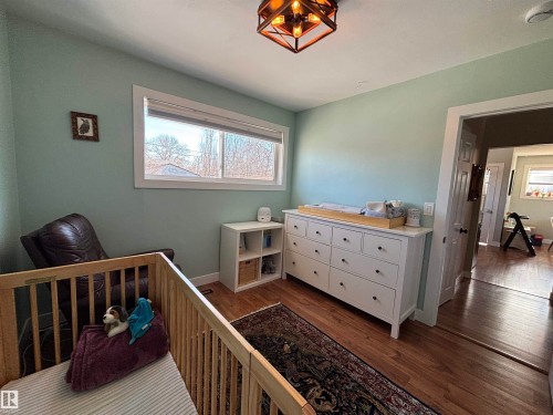 21 Elizabeth Drive, Fort Saskatchewan, AB - Indoor Photo Showing Bedroom