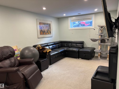21 Elizabeth Drive, Fort Saskatchewan, AB - Indoor Photo Showing Other Room