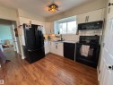 21 Elizabeth Drive, Fort Saskatchewan, AB  - Indoor Photo Showing Kitchen 