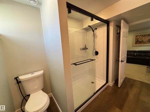 21 Elizabeth Drive, Fort Saskatchewan, AB - Indoor Photo Showing Bathroom