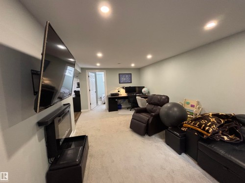21 Elizabeth Drive, Fort Saskatchewan, AB - Indoor