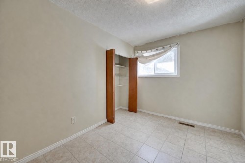 6621 132 Avenue, Edmonton, AB - Indoor Photo Showing Other Room