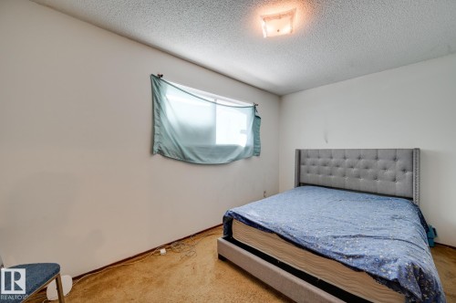 6621 132 Avenue, Edmonton, AB - Indoor Photo Showing Bedroom