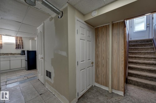 6621 132 Avenue, Edmonton, AB - Indoor Photo Showing Other Room