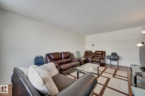 6621 132 Avenue, Edmonton, AB - Indoor Photo Showing Other Room